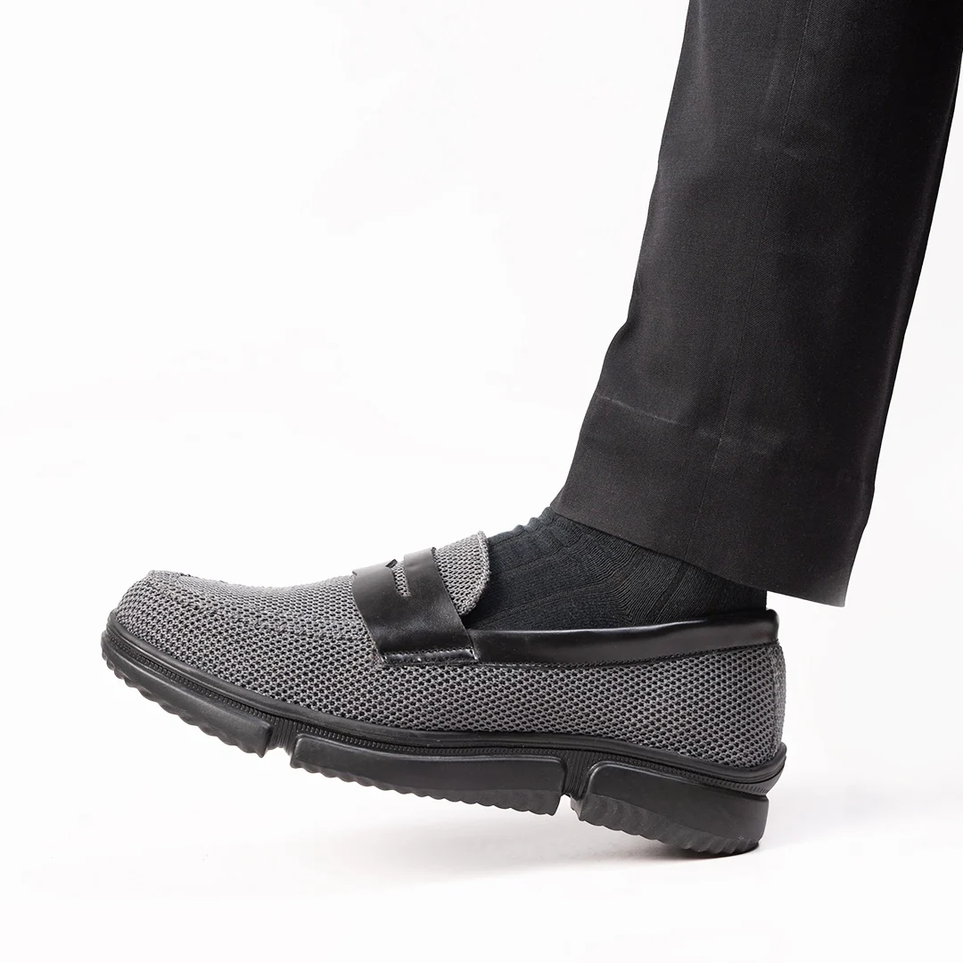 Monkstory Gravity Lift Supreme Comfort Mesh Slip-On Sneakers - Charcoal Grey & Black - Image 3