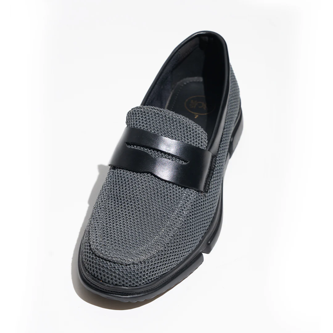 Monkstory Gravity Lift Supreme Comfort Mesh Slip-On Sneakers - Charcoal Grey & Black - Image 6