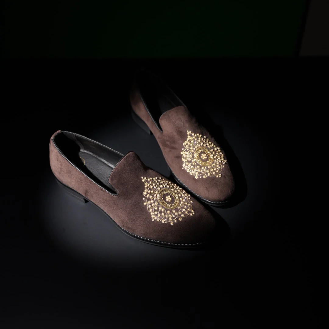 Monkstory Maharaja Zardosi Embroidered Slip-Ons – Brown - Image 4