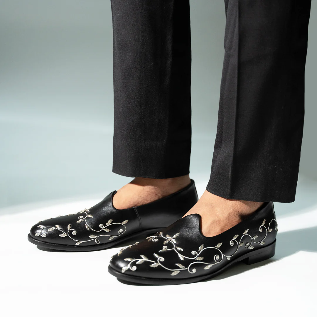 Monkstory Regal Floral Zardosi Mojari β Black - Image 2